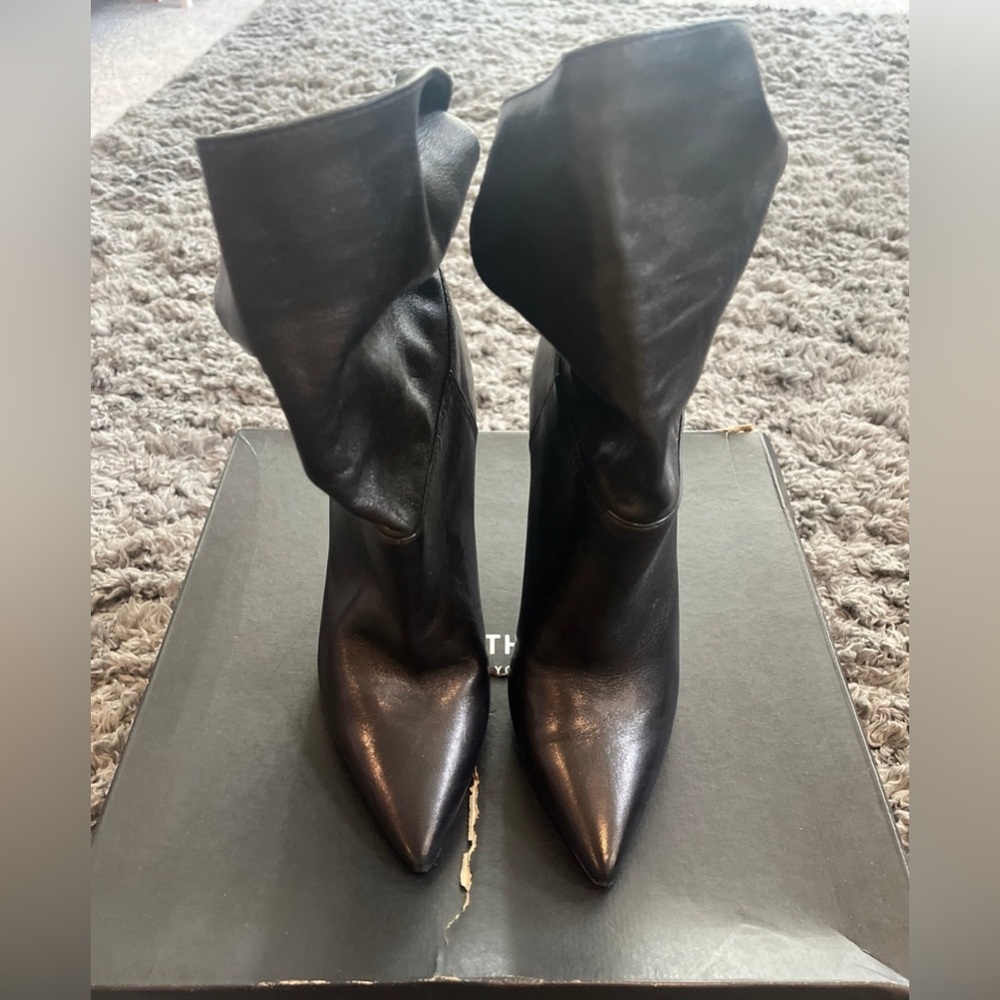 NEW KENNETH COLE NEW YORK LEATHER HEEL BOOTS - Picture 1 of 6